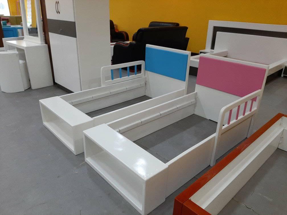 Modern Upholstered Headboard Bed