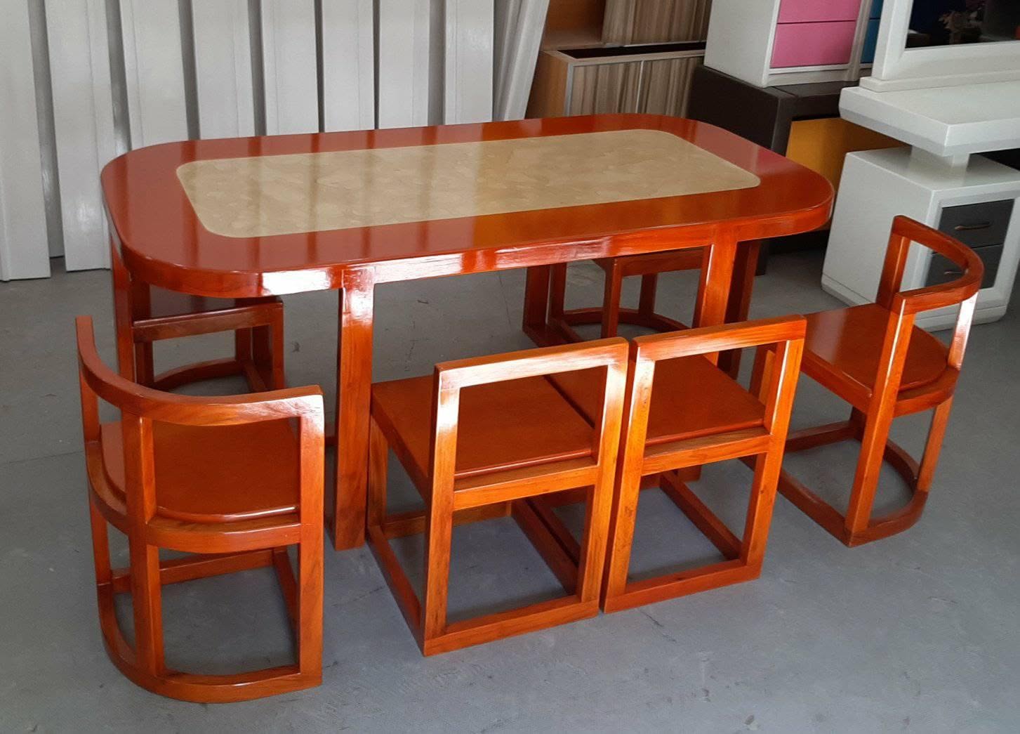 6-Seater Classic Mahogany Table