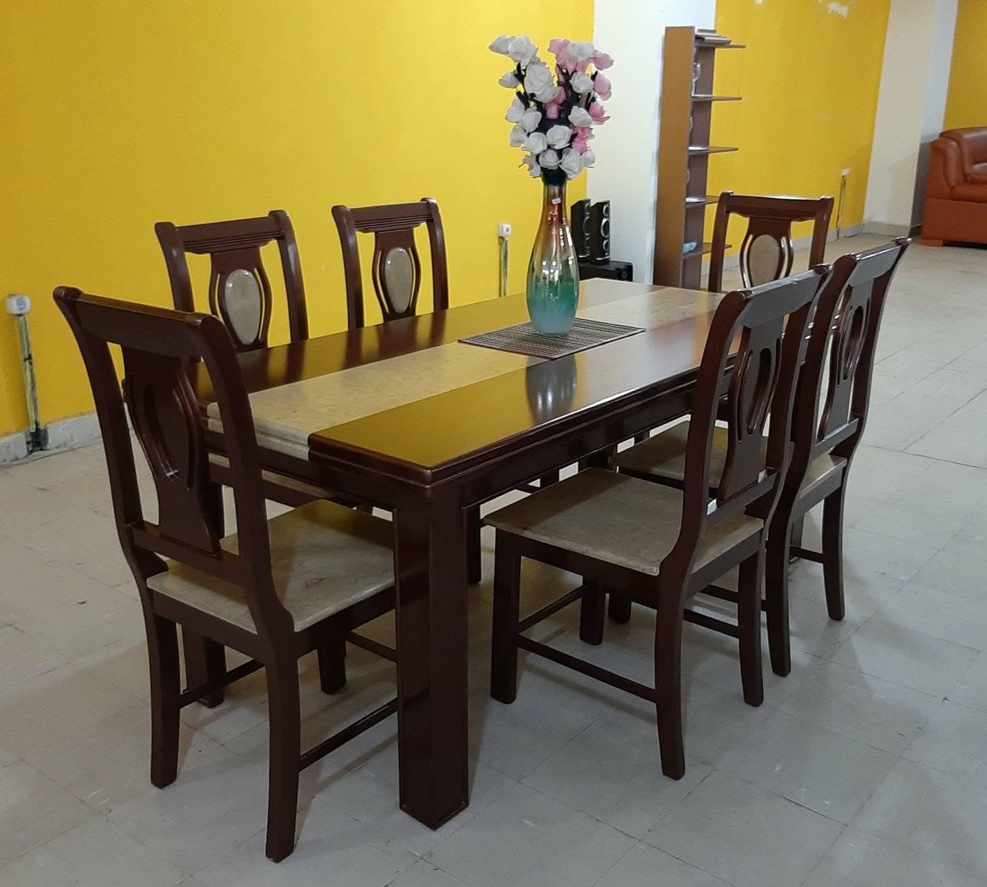 Grand 8-Seater Family Table